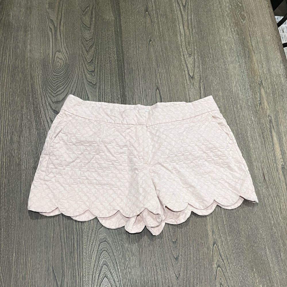 Crown & Ivy Light Pink Textured Scalloped Hem Shorts Size 12